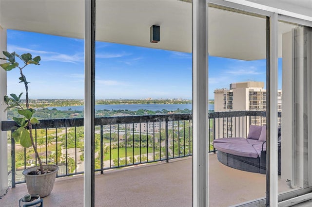 2 of 76 - 2425 Presidential Way 2003, West Palm Beach, FL