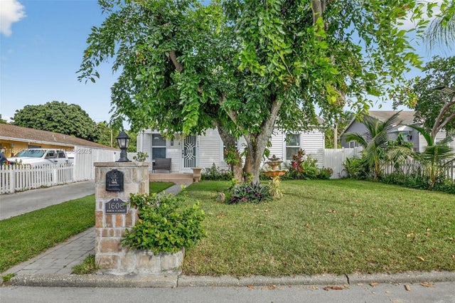 1 of 64 - 1606 N D St, Lake Worth, FL