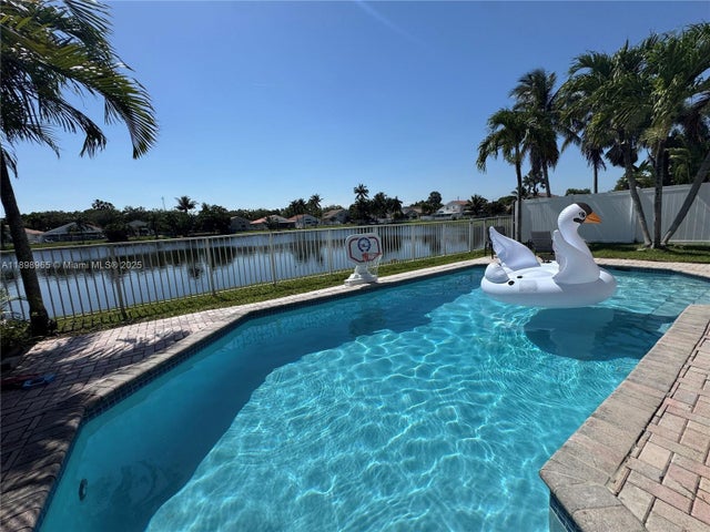 1 of 21 - 4943 Sw 33rd Way, Hollywood, FL