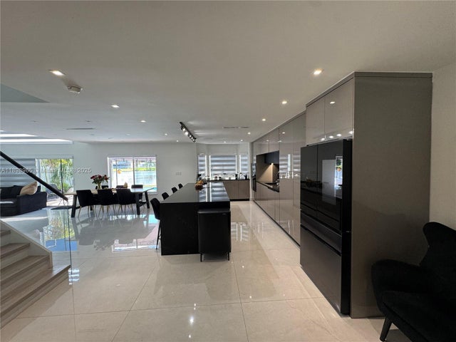 4 of 21 - 4943 Sw 33rd Way, Hollywood, FL