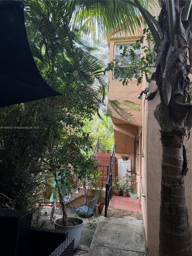 3 of 60 - 901 Sw 19th Ave, Miami, FL