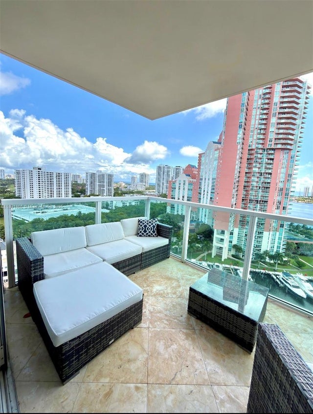 5 of 43 - 3330 Ne 190th St 1610, Aventura, FL