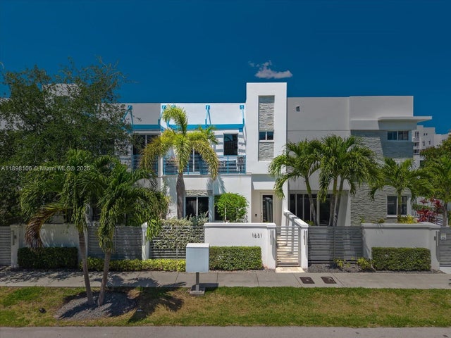 2 of 41 - 1631 Ne 9th St, Fort Lauderdale, FL