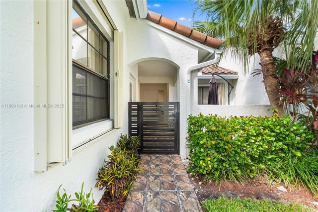 2 of 27 - 21240 Harbor Way 285-28, Aventura, FL