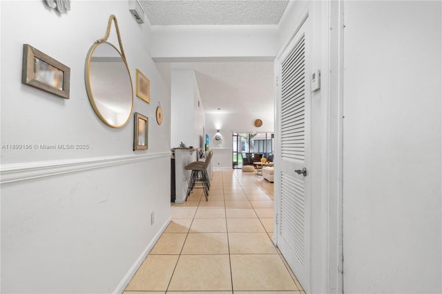 3 of 27 - 21240 Harbor Way 285-28, Aventura, FL