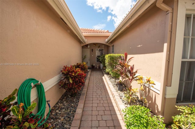 3 of 21 - 13070 Nw 5th St, Pembroke Pines, FL