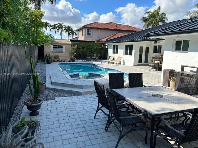 1 of 29 - 15444 Sw 114th St, Miami, FL