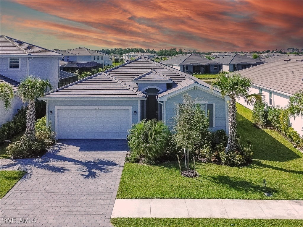 2314 Avocado Ln, Naples