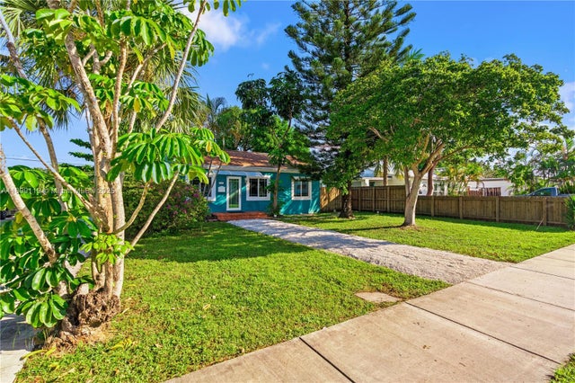 3 of 42 - 2447 Wilson St, Hollywood, FL
