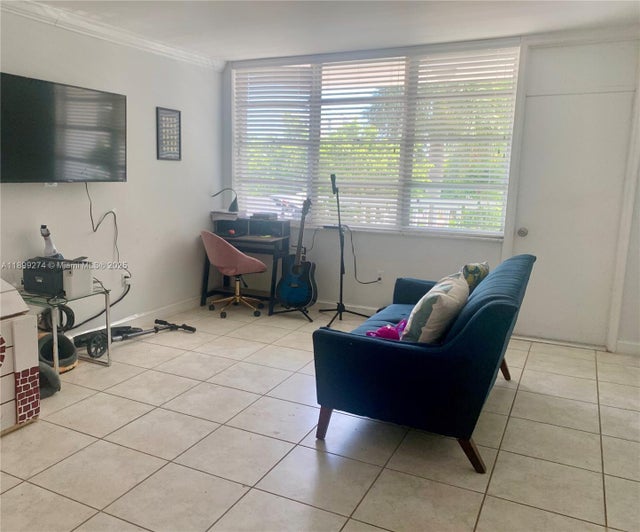 2 of 6 - 2016 Bay Dr 203, Miami Beach, FL