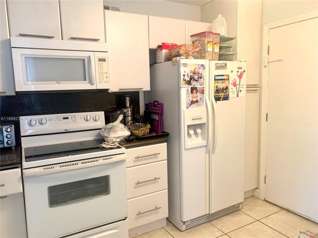 3 of 6 - 2016 Bay Dr 203, Miami Beach, FL