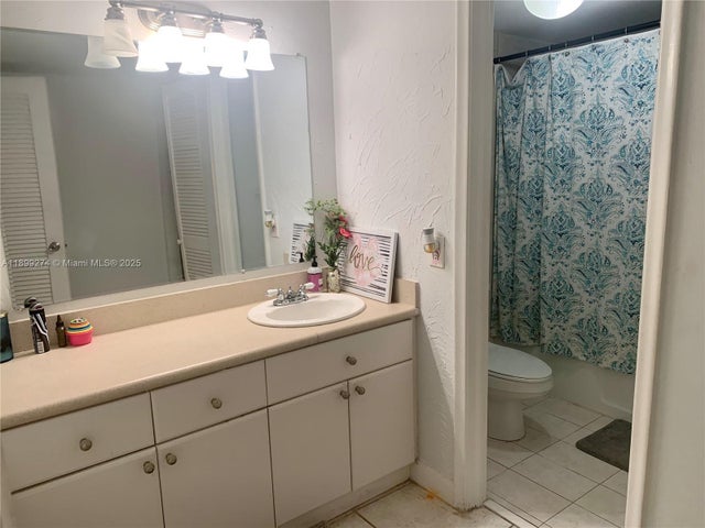 4 of 6 - 2016 Bay Dr 203, Miami Beach, FL
