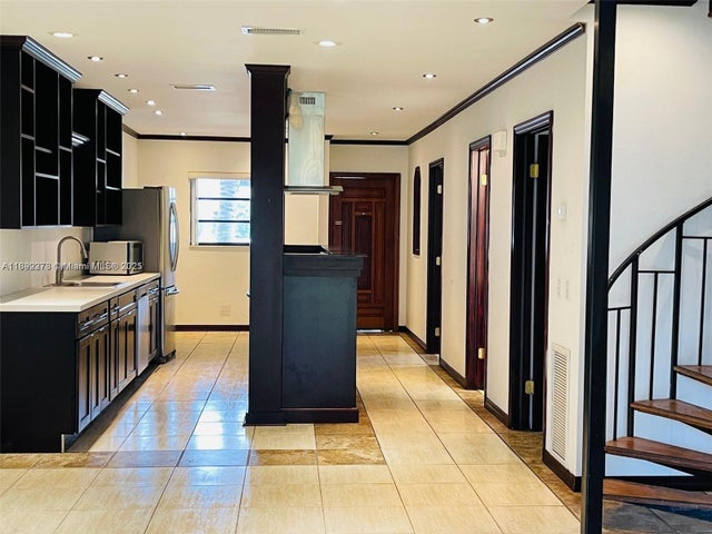 2 of 21 - 3911 Farragut St 3911, Hollywood, FL