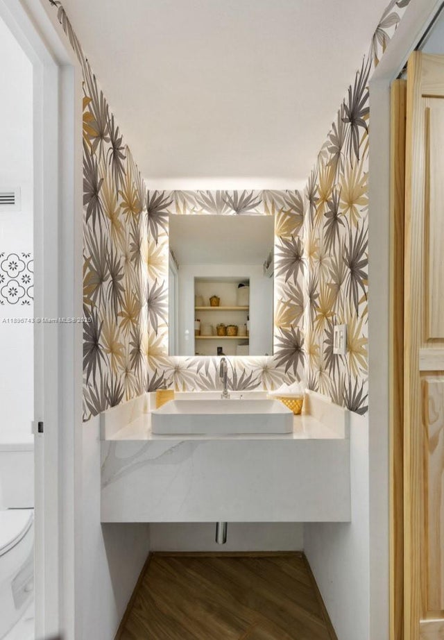 4 of 13 - 2899 Collins Ave 1638, Miami Beach, FL