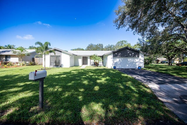 1 of 25 - 3904 W Sailboat Dr, Cooper City, FL