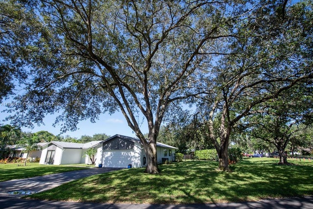 2 of 25 - 3904 W Sailboat Dr, Cooper City, FL