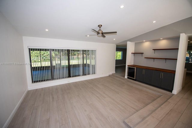 5 of 25 - 3904 W Sailboat Dr, Cooper City, FL