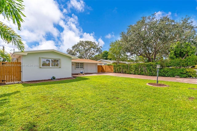 4 of 50 - 8860 Nw 15th St, Pembroke Pines, FL