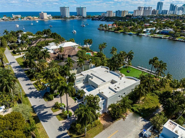 5 of 47 - 929 N Southlake Dr, Hollywood, FL