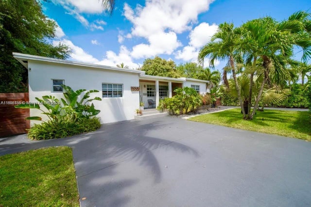 2 of 37 - 555 Ne 127th Street, North Miami, FL