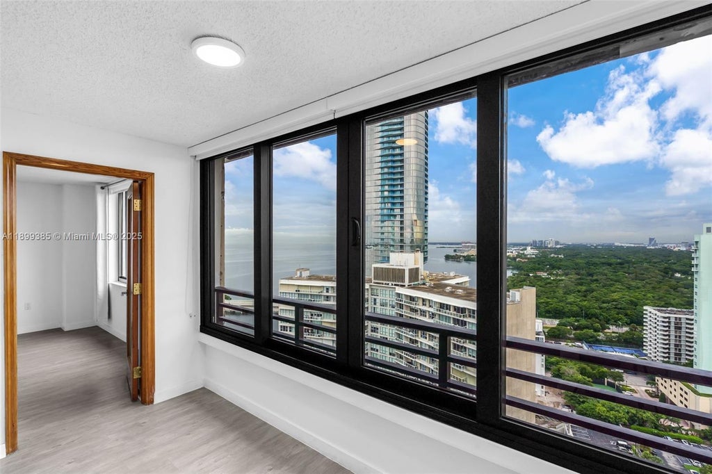 2333 Brickell Ave Ph208, Miami
