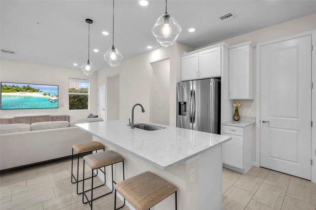 5 of 41 - 1436 Silk Oak Dr, Hollywood, FL