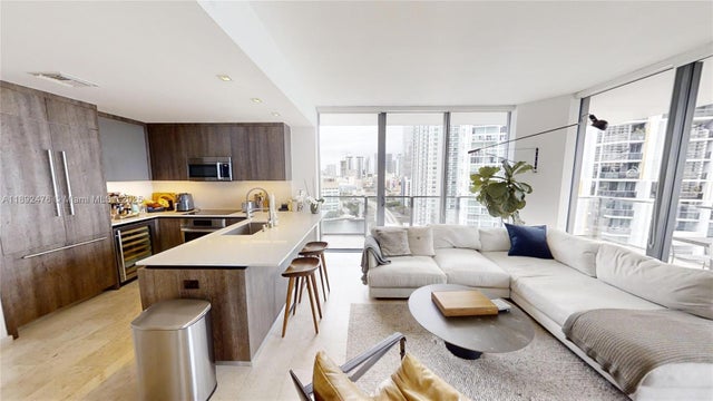 3 of 40 - 68 Se 6 St 1111, Miami, FL