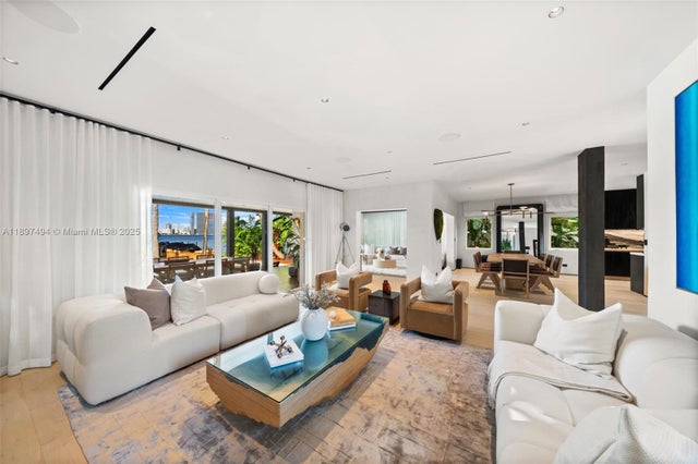 4 of 40 - 244 W San Marino Dr, Miami Beach, FL