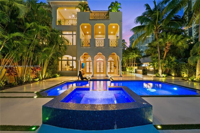 2 of 99 - 1530 Island Blvd, Aventura, FL