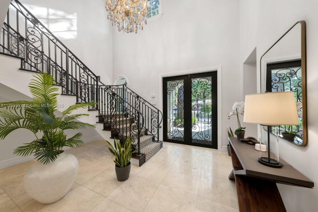 4 of 26 - 2500 N Greenway Dr, Coral Gables, FL