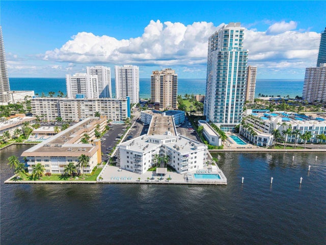 1913 S Ocean Dr 113, Hallandale Beach