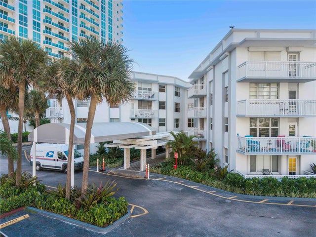 4 of 28 - 1913 S Ocean Dr 113, Hallandale Beach, FL