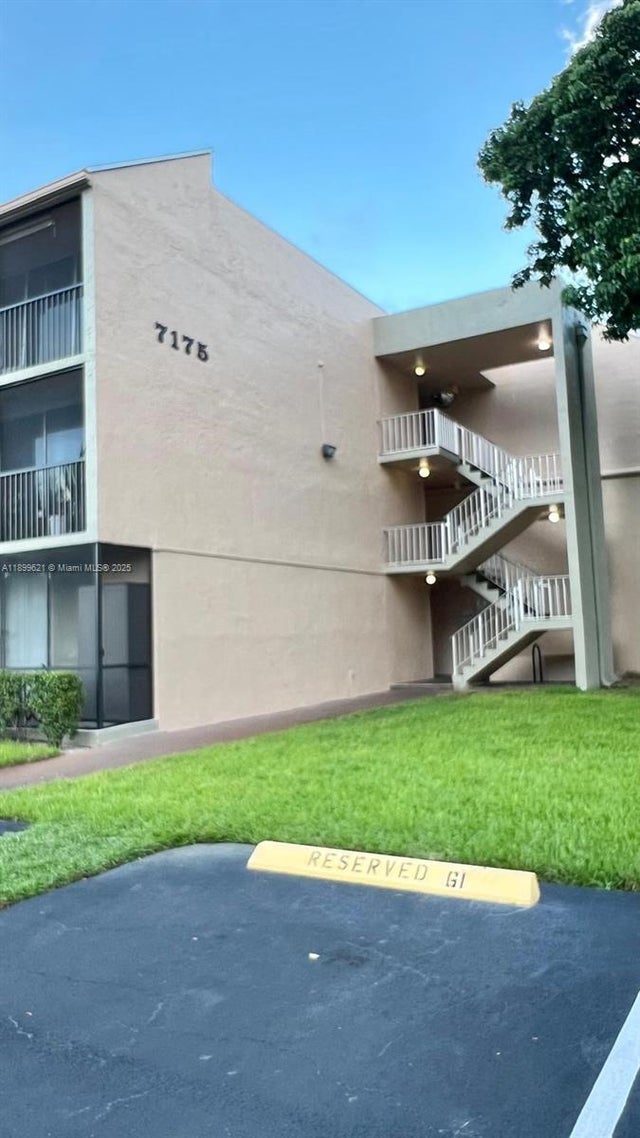 1 of 28 - 7175 Orange Dr 306h, Davie, FL