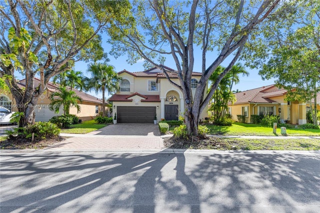 2 of 54 - 1071 Nw 184th Ter, Pembroke Pines, FL