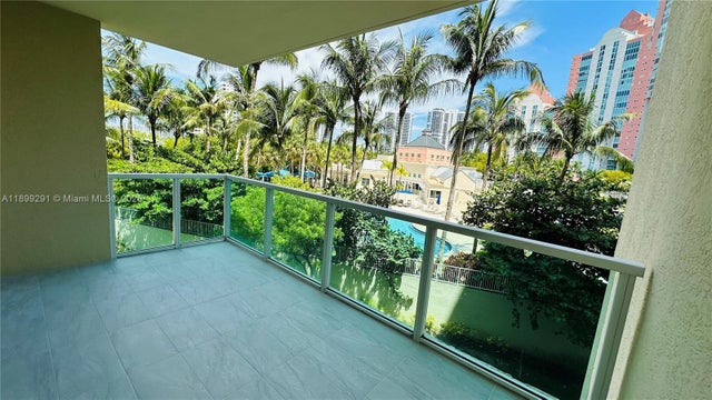 2 of 24 - 3340 Ne 190th St 403, Aventura, FL