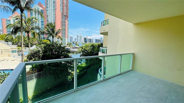 3 of 24 - 3340 Ne 190th St 403, Aventura, FL