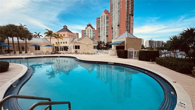 5 of 24 - 3340 Ne 190th St 403, Aventura, FL