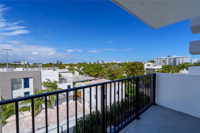 5 of 11 - 1000 Michigan Ave 501, Miami Beach, FL