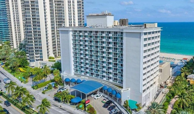 2 of 11 - 19201 Collins Ave 831, Sunny Isles Beach, FL
