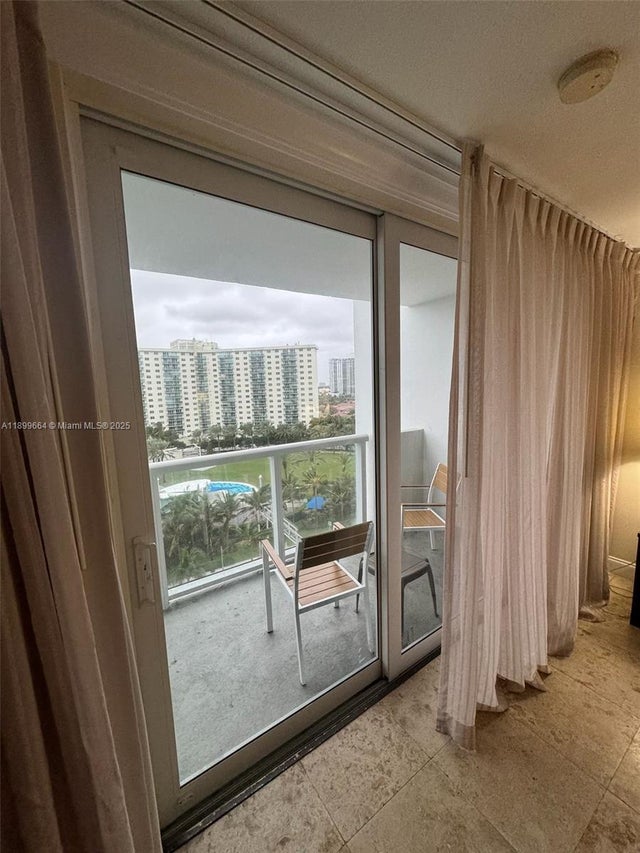 3 of 11 - 19201 Collins Ave 831, Sunny Isles Beach, FL