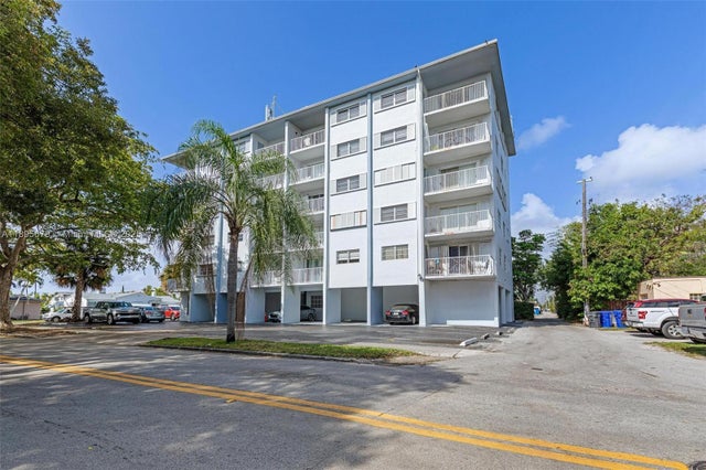 1 of 15 - 1701 Washington St 304, Hollywood, FL