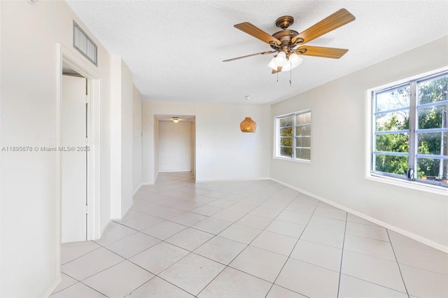 4 of 15 - 1701 Washington St 304, Hollywood, FL