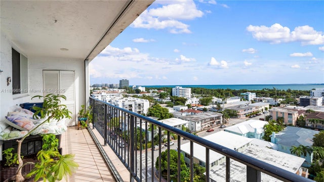 3 of 17 - 7850 Byron Ave 1004, Miami Beach, FL