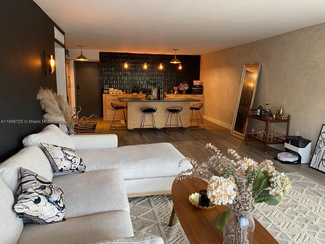 550 Ocean Dr 2d, Key Biscayne