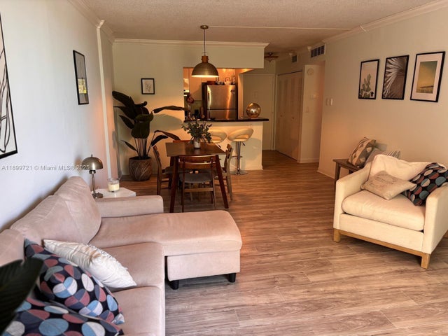 2 of 10 - 1465 Ne 123rd St 415, North Miami, FL