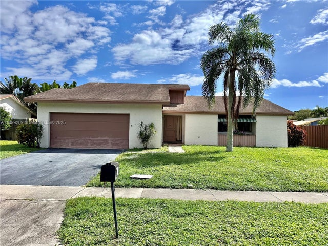 1 of 15 - 880 Nw 49th Ave, Coconut Creek, FL