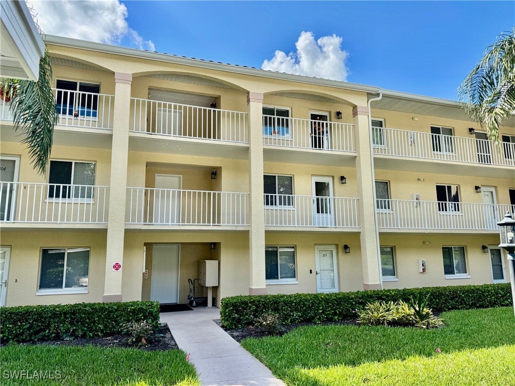 3695 Amberly Cir E305, Naples