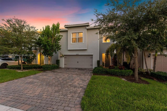 2 of 48 - 4434 Ficus St, Hollywood, FL