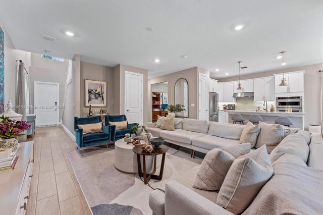 4 of 48 - 4434 Ficus St, Hollywood, FL