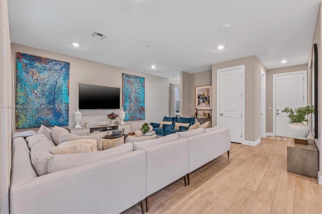 5 of 48 - 4434 Ficus St, Hollywood, FL